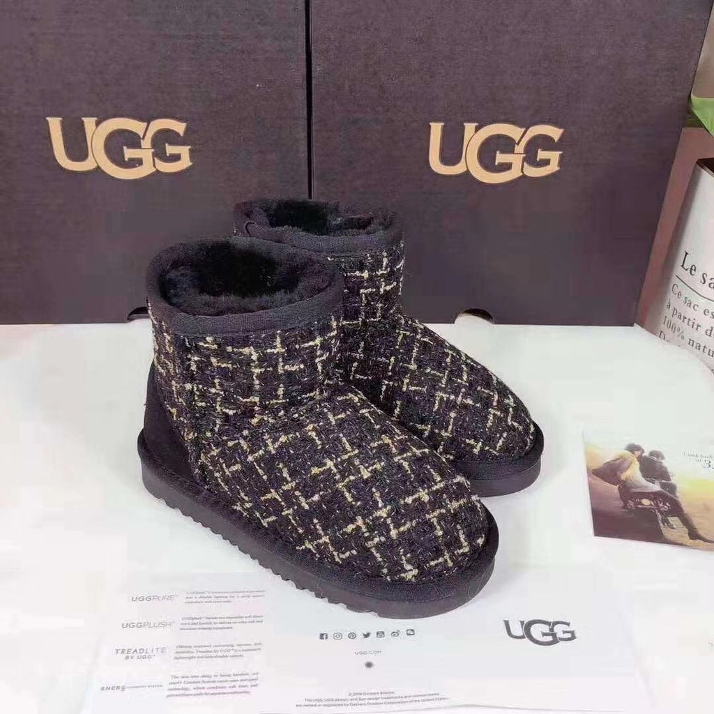 Black Chanel-Style Kids’ Snow Boots – Cozy & Chic