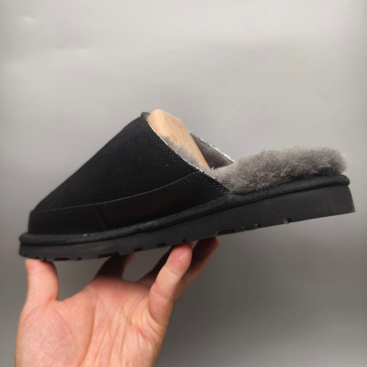 Black Ultra-Light Plush Casual Slippers Men’s – In Stock