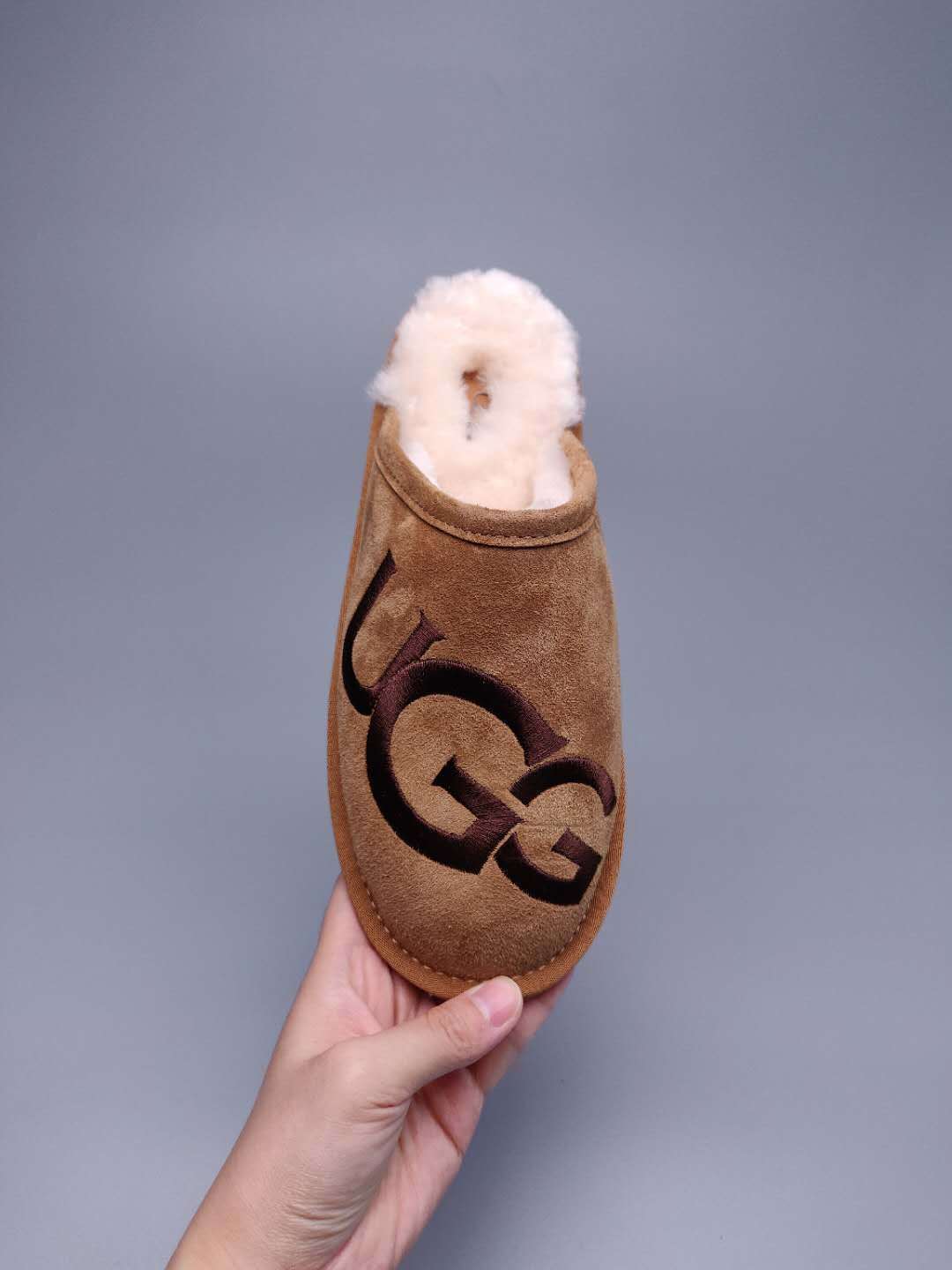 Chestnut G-Logo Indoor Slippers – In Stock