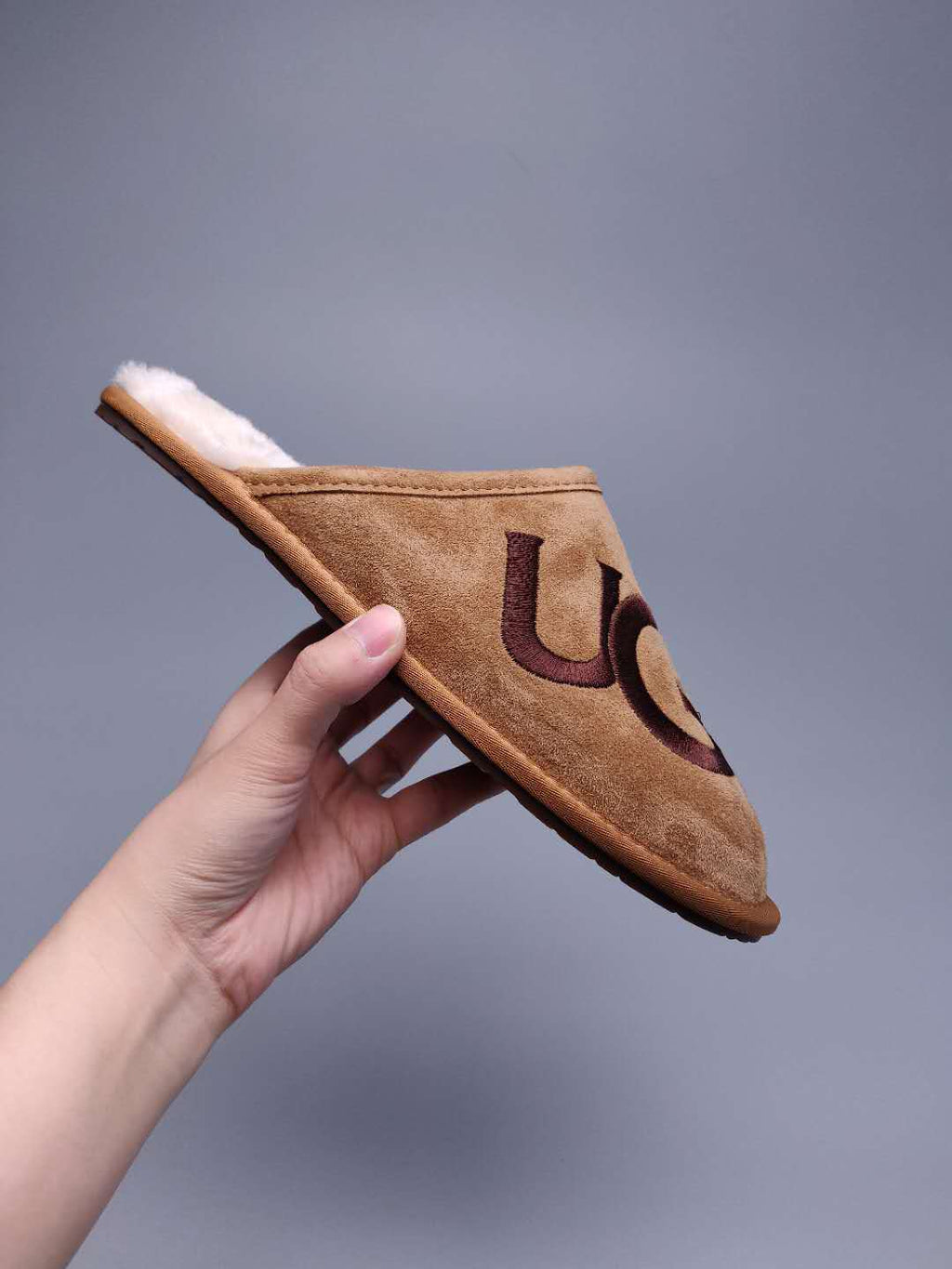 Chestnut G-Logo Indoor Slippers – In Stock