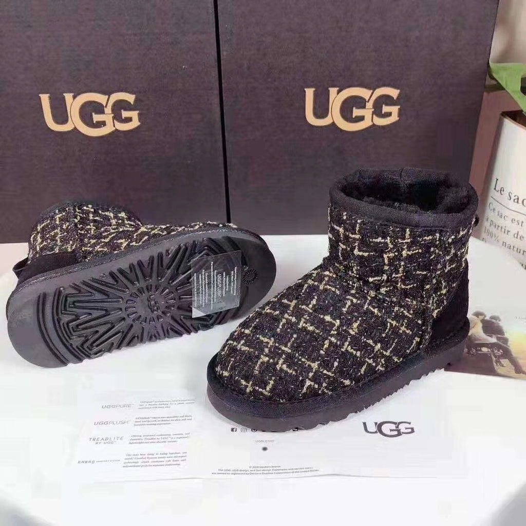 Black Chanel-Style Kids’ Snow Boots – Cozy & Chic