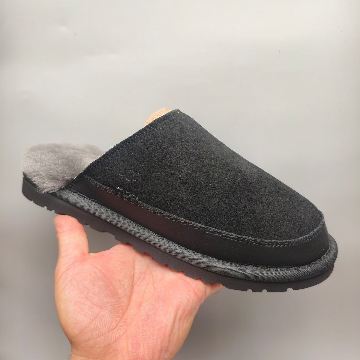 Black Ultra-Light Plush Casual Slippers Men’s – In Stock