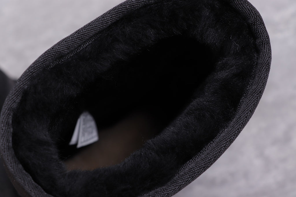 Black Classic Short II Boots 2.0 – In Stock