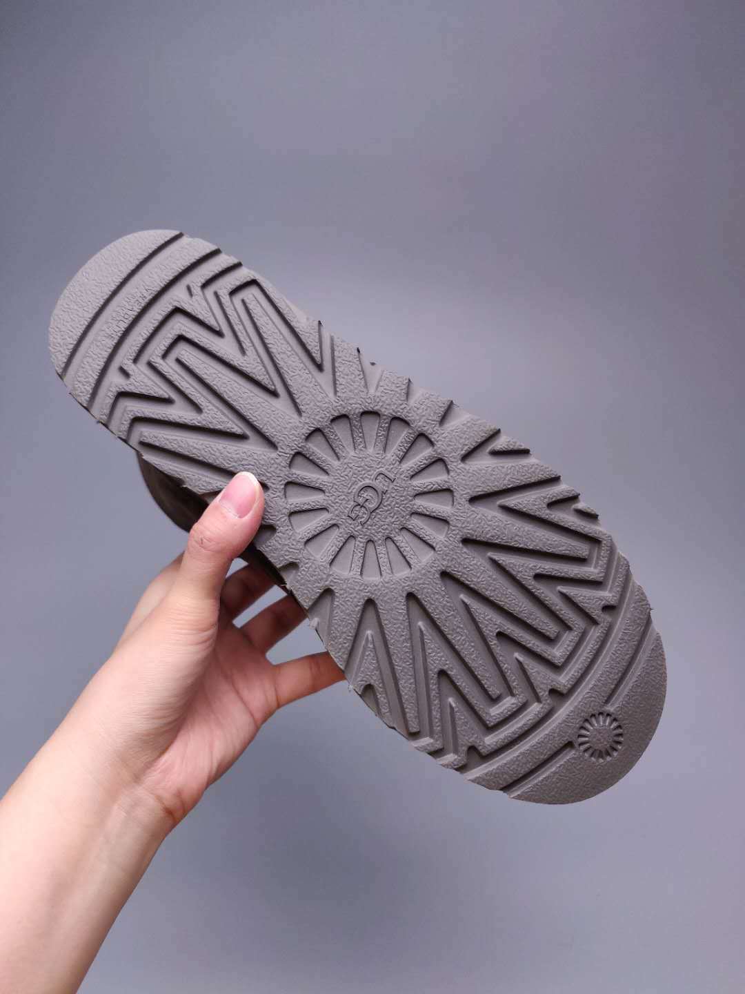 Grey Lace-Up Casual Men’s Sneakers – In Stock