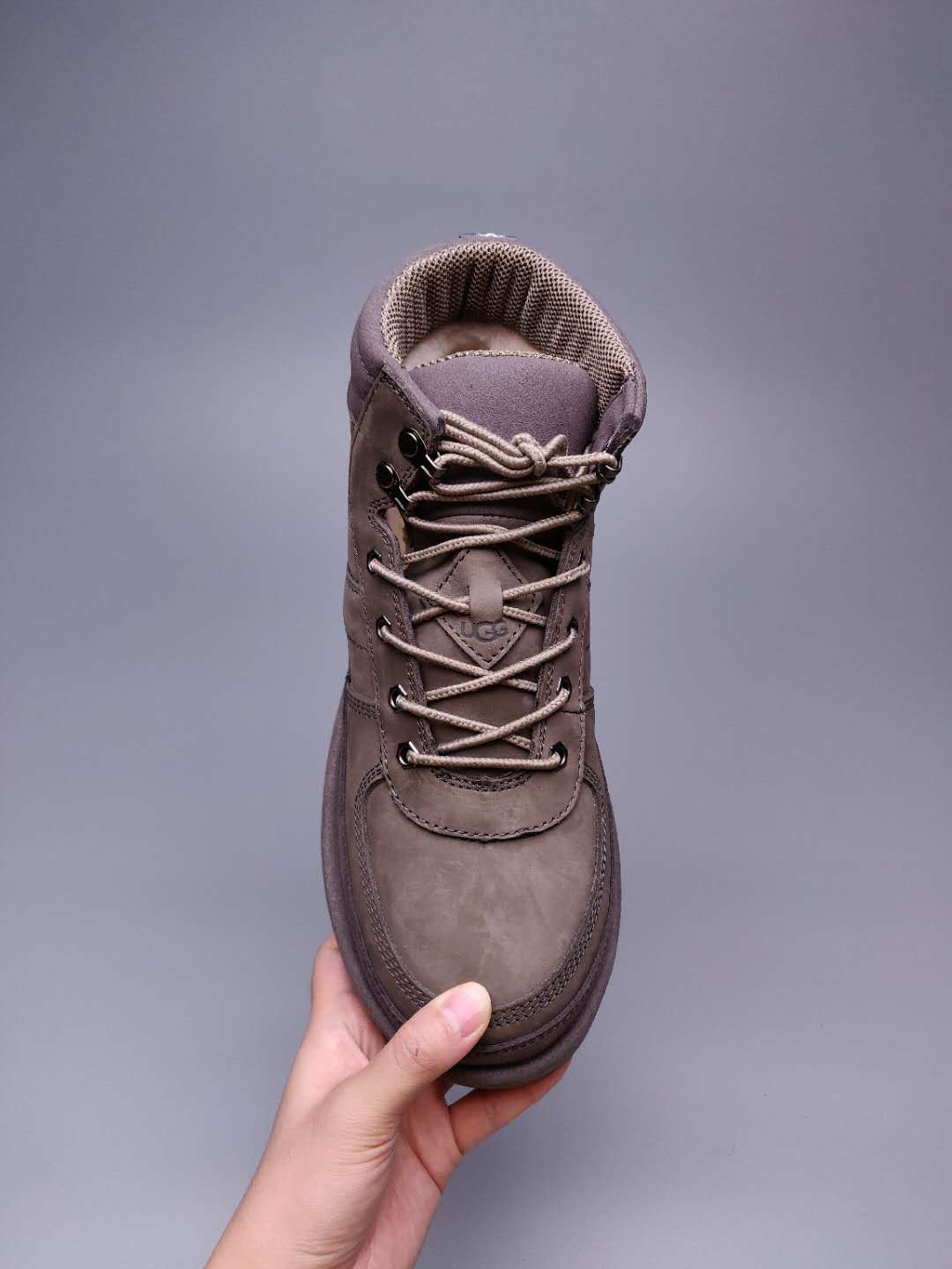 Grey Lace-Up Casual Men’s Sneakers – In Stock