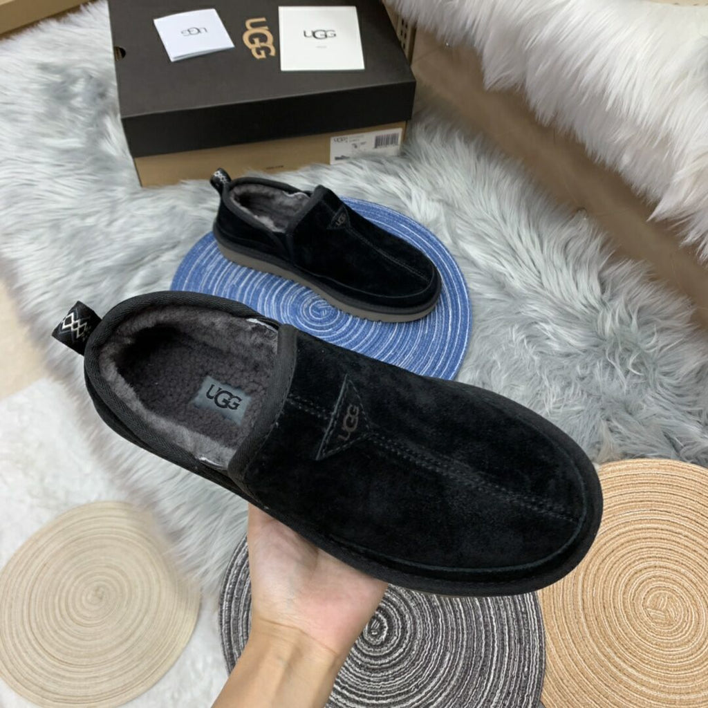 Black Slip-On Low-Top Men’s Sneakers – In Stock