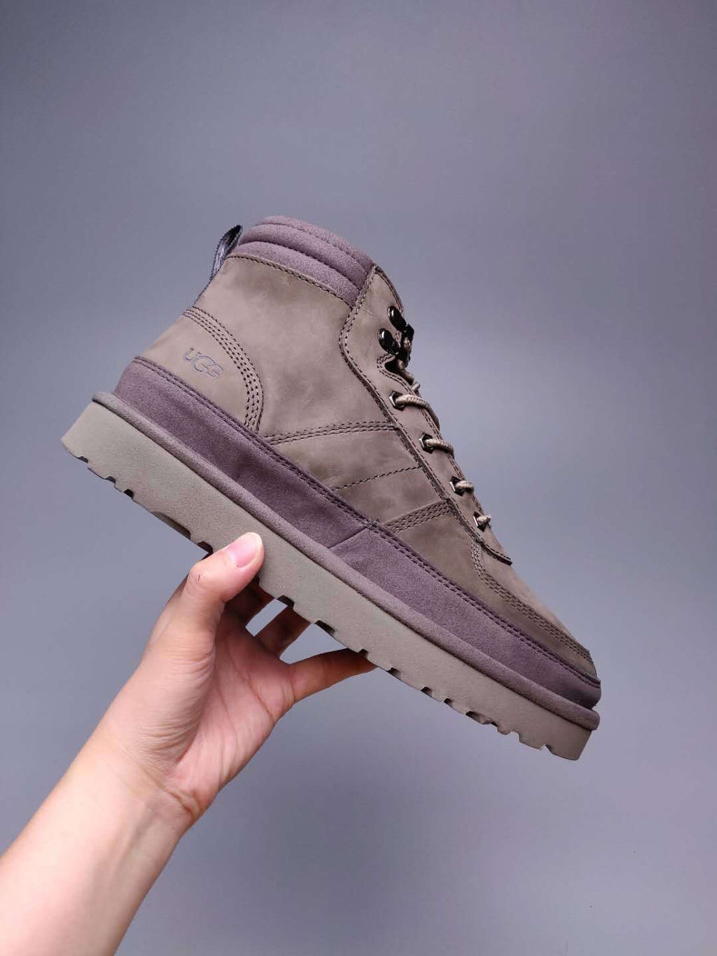 Grey Lace-Up Casual Men’s Sneakers – In Stock
