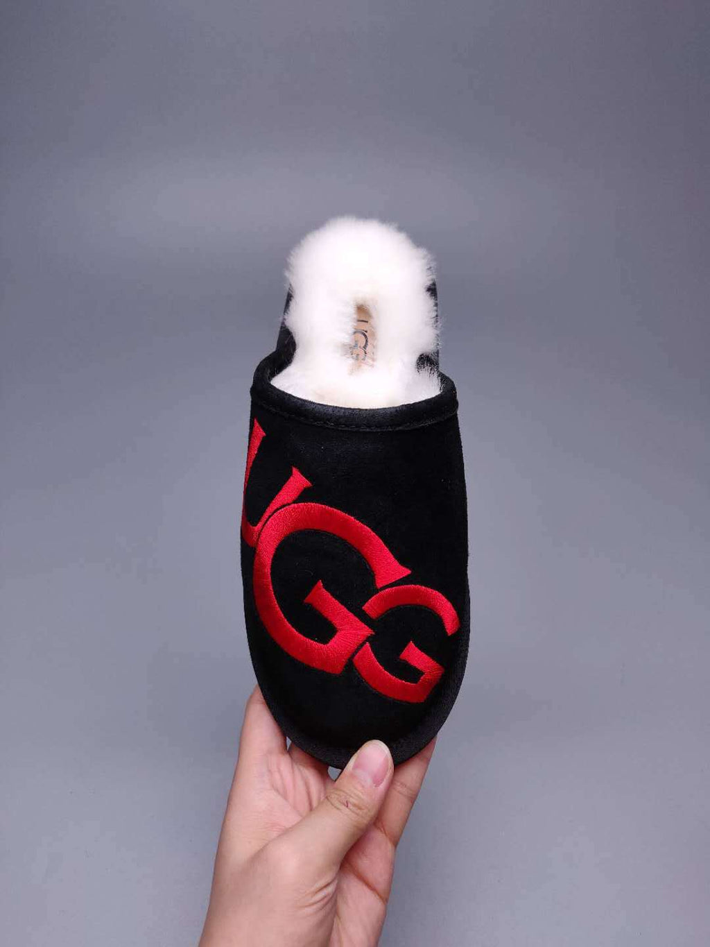 Black G-Logo Indoor Slippers – In Stock