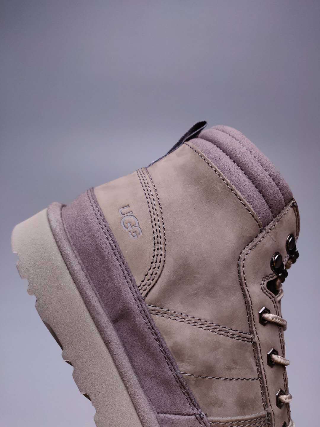 Grey Lace-Up Casual Men’s Sneakers – In Stock