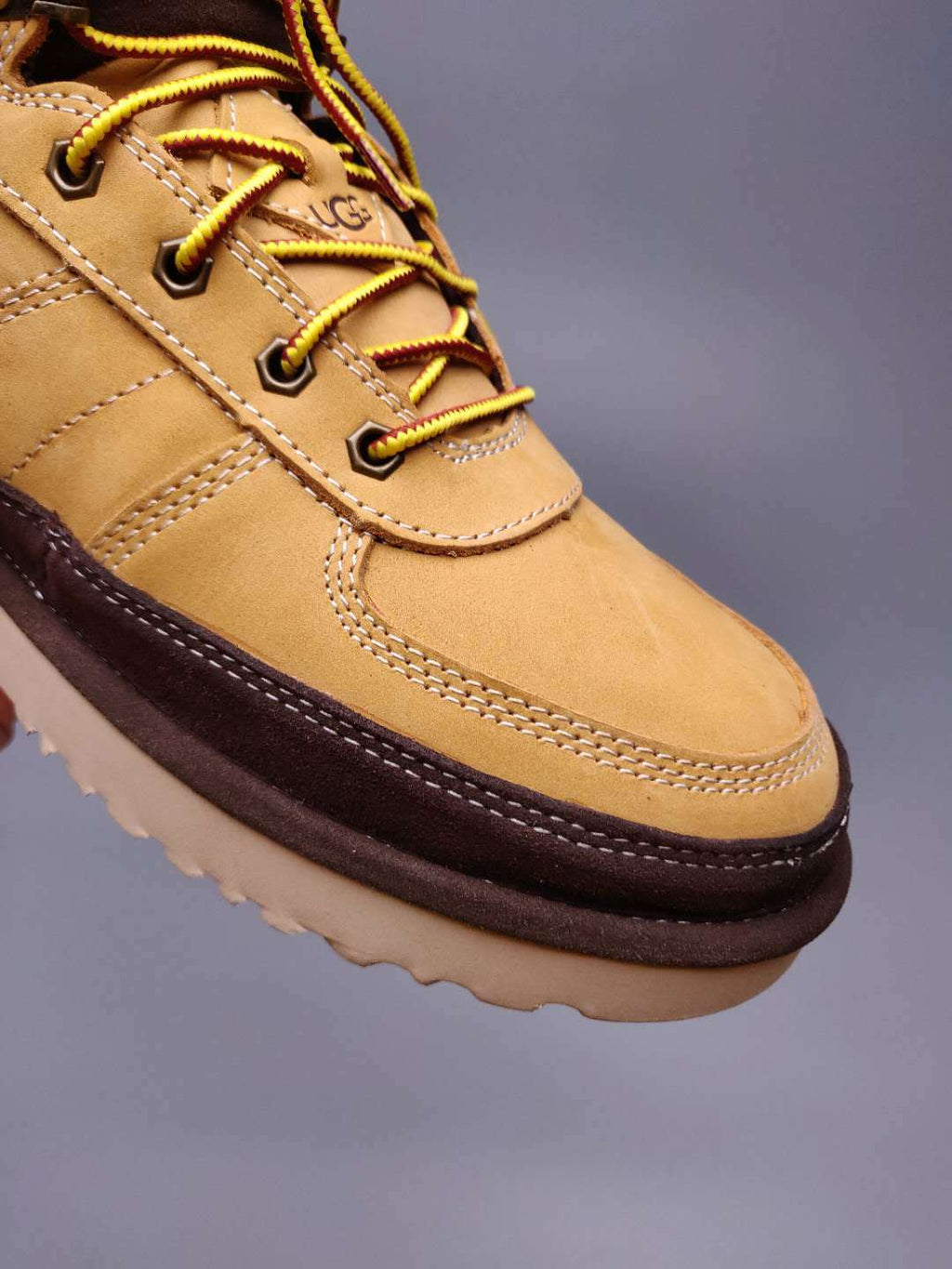 Chestnut Lace-Up Casual Men’s Sneakers – In Stock