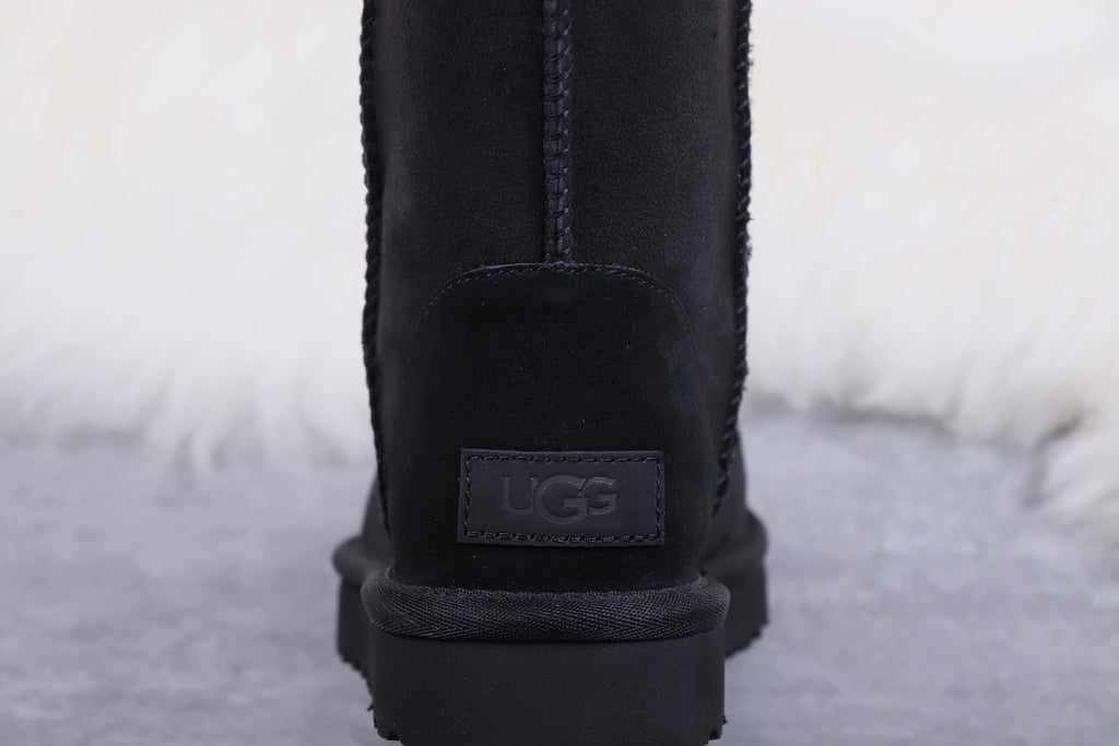 Black Classic Short II Boots 2.0 – In Stock