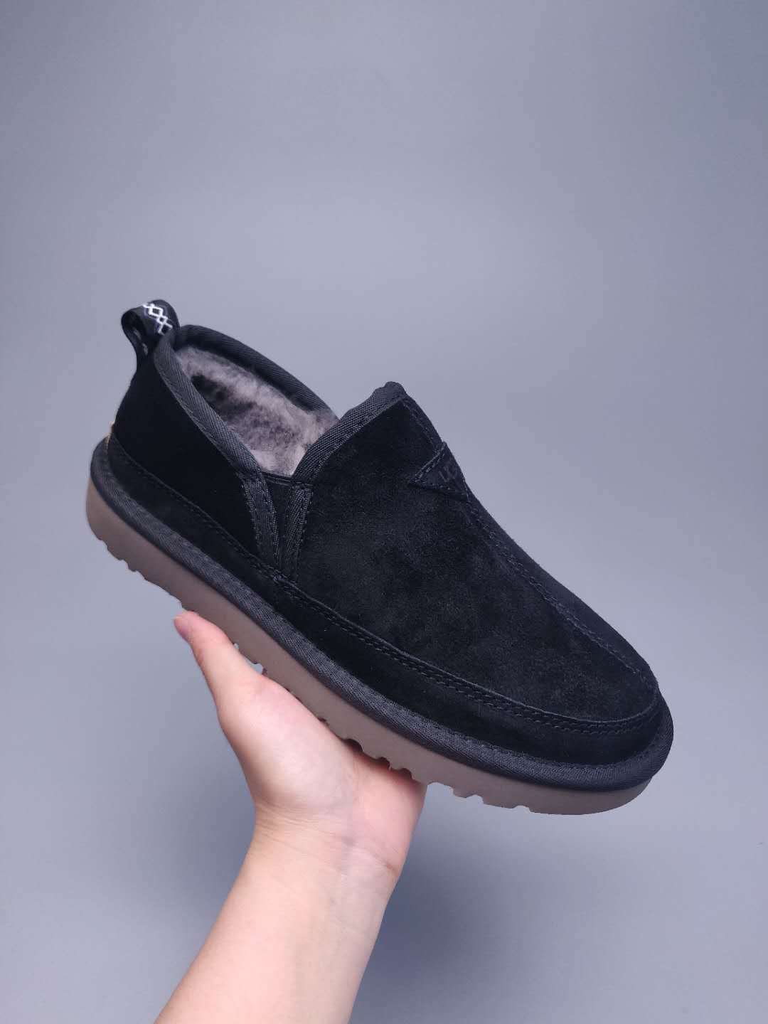 Black Slip-On Low-Top Men’s Sneakers – In Stock