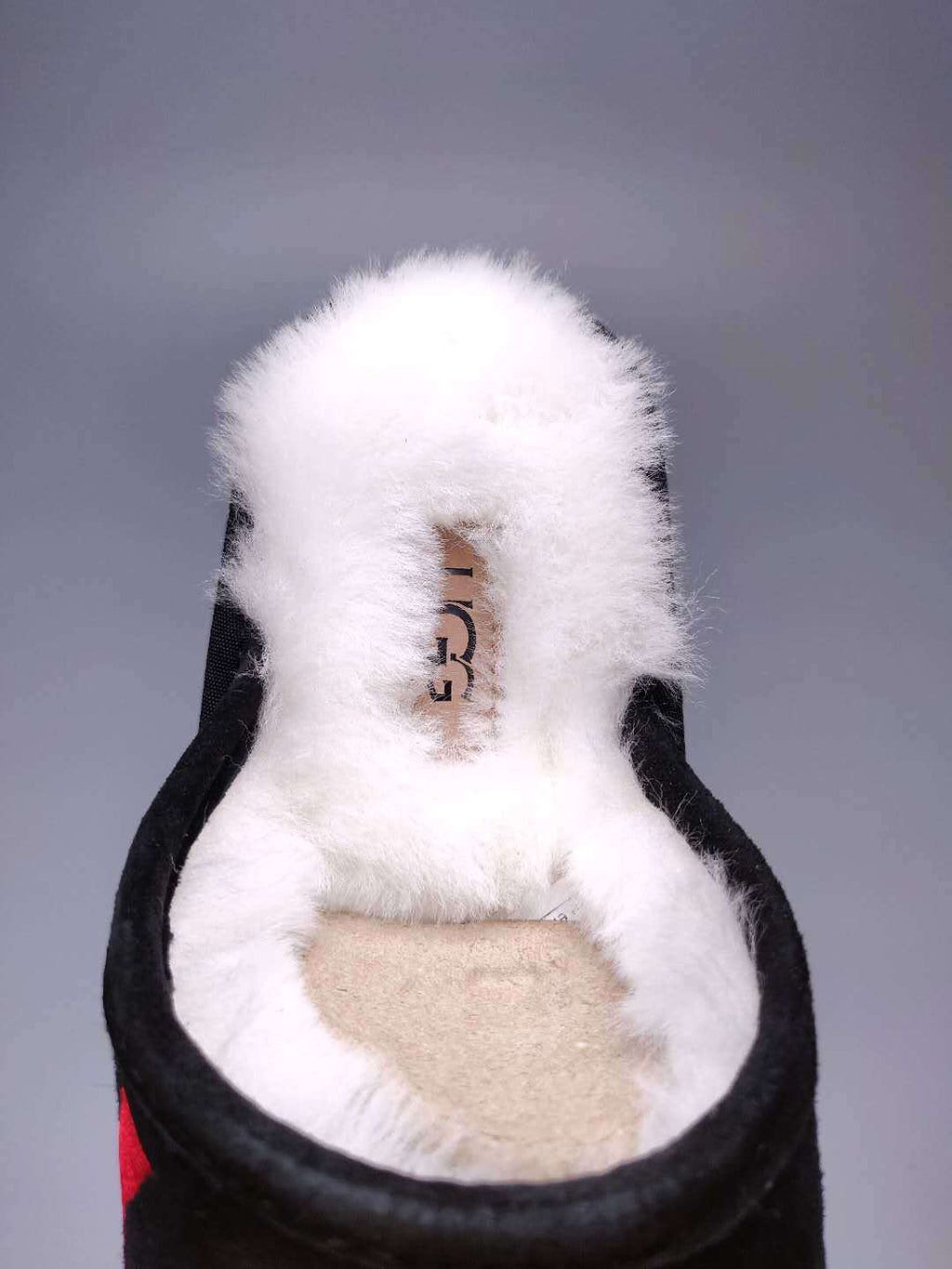 Black G-Logo Indoor Slippers – In Stock