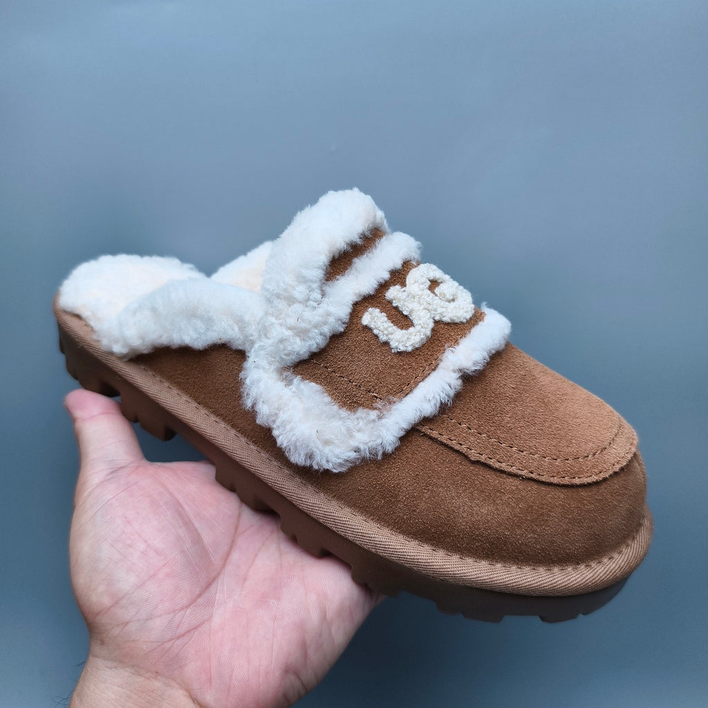 Chestnut Curly Fur Big Logo Casual Slippers – In Stock
