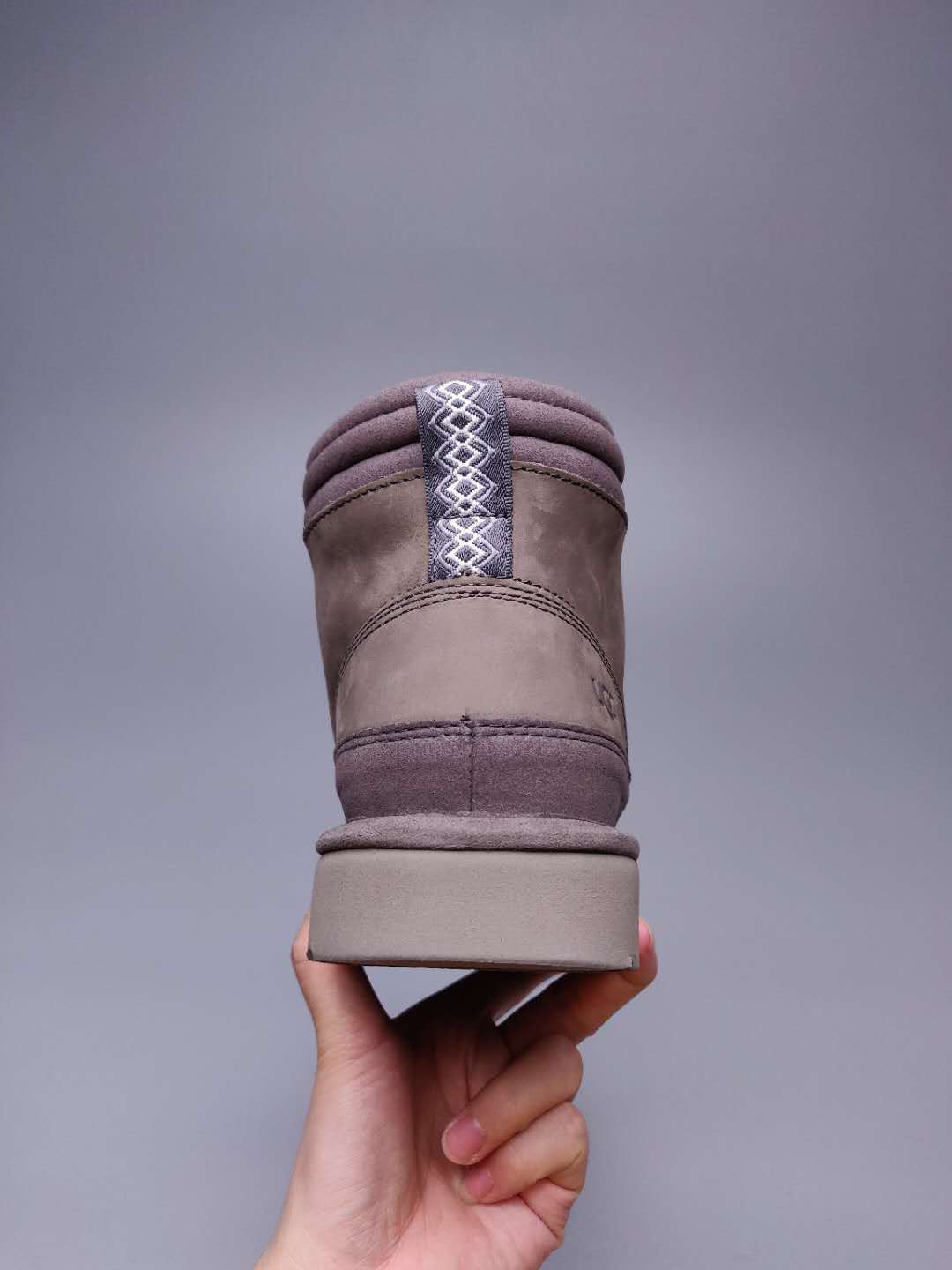 Grey Lace-Up Casual Men’s Sneakers – In Stock