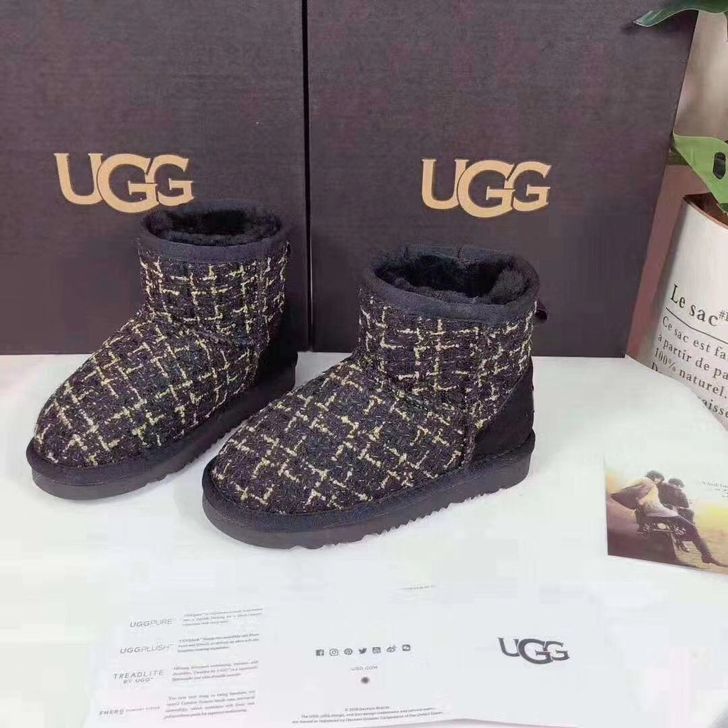 Black Chanel-Style Kids’ Snow Boots – Cozy & Chic