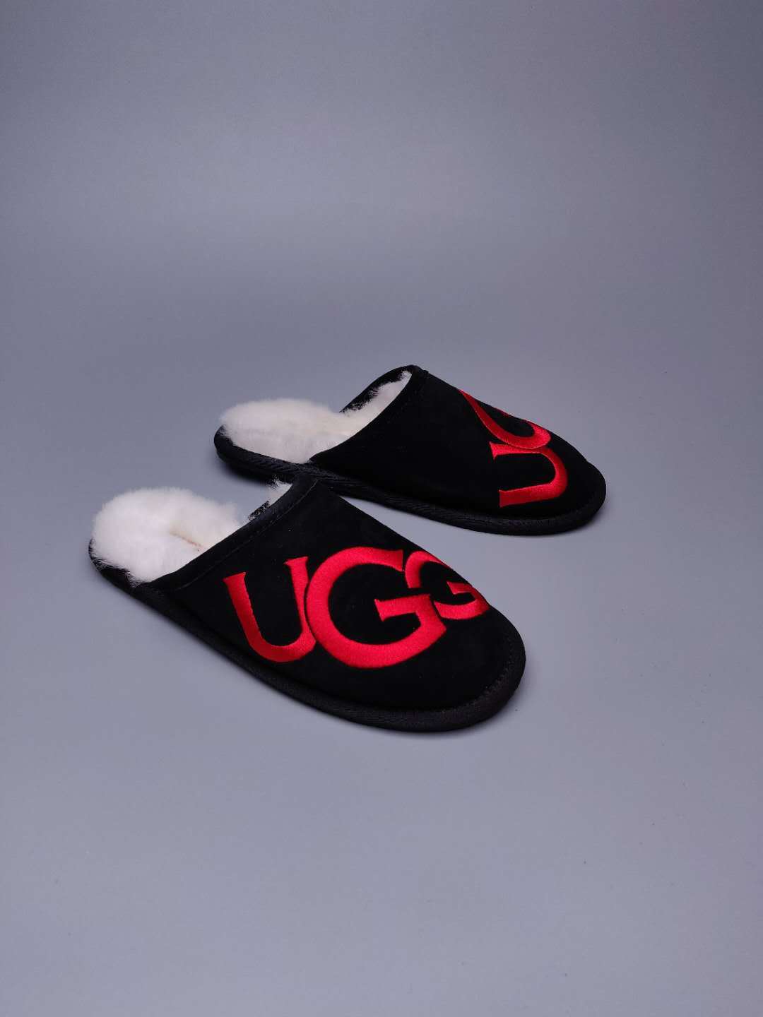 Black G-Logo Indoor Slippers – In Stock