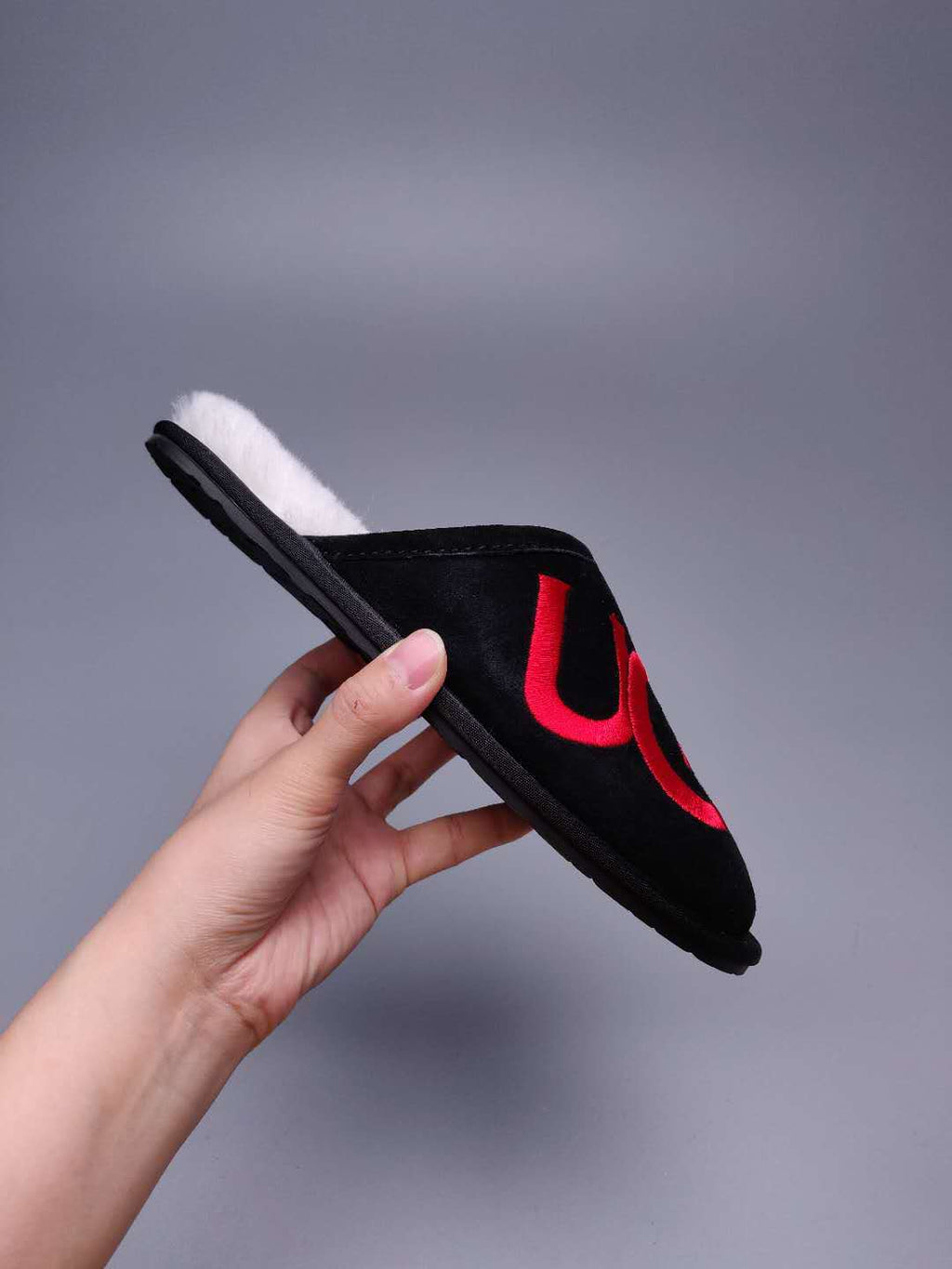 Black G-Logo Indoor Slippers – In Stock