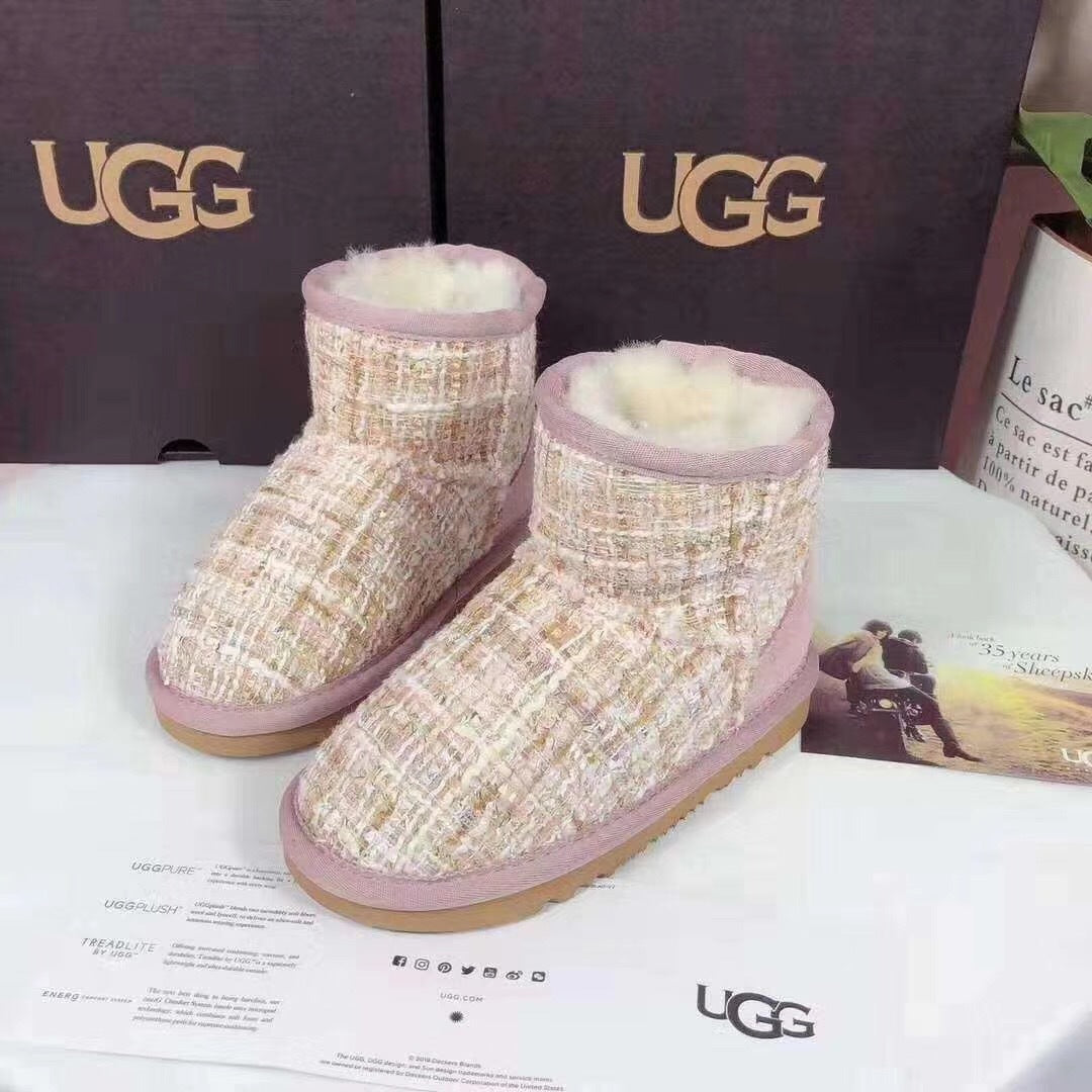 Pink Chanel-Style Kids’ Snow Boots – Cozy & Chic