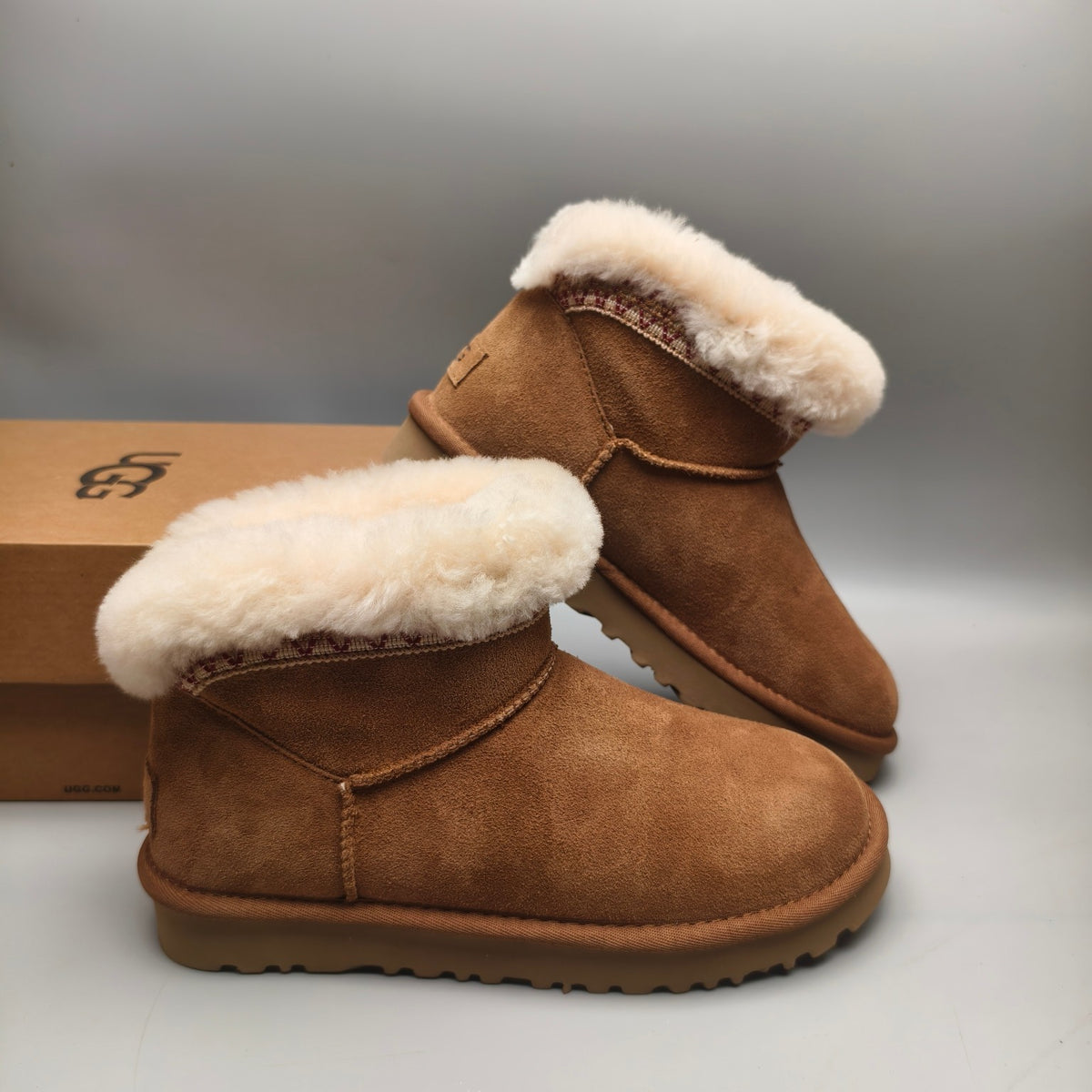 Chestnut Ethnic Low-Top Casual Shoes – In Stock