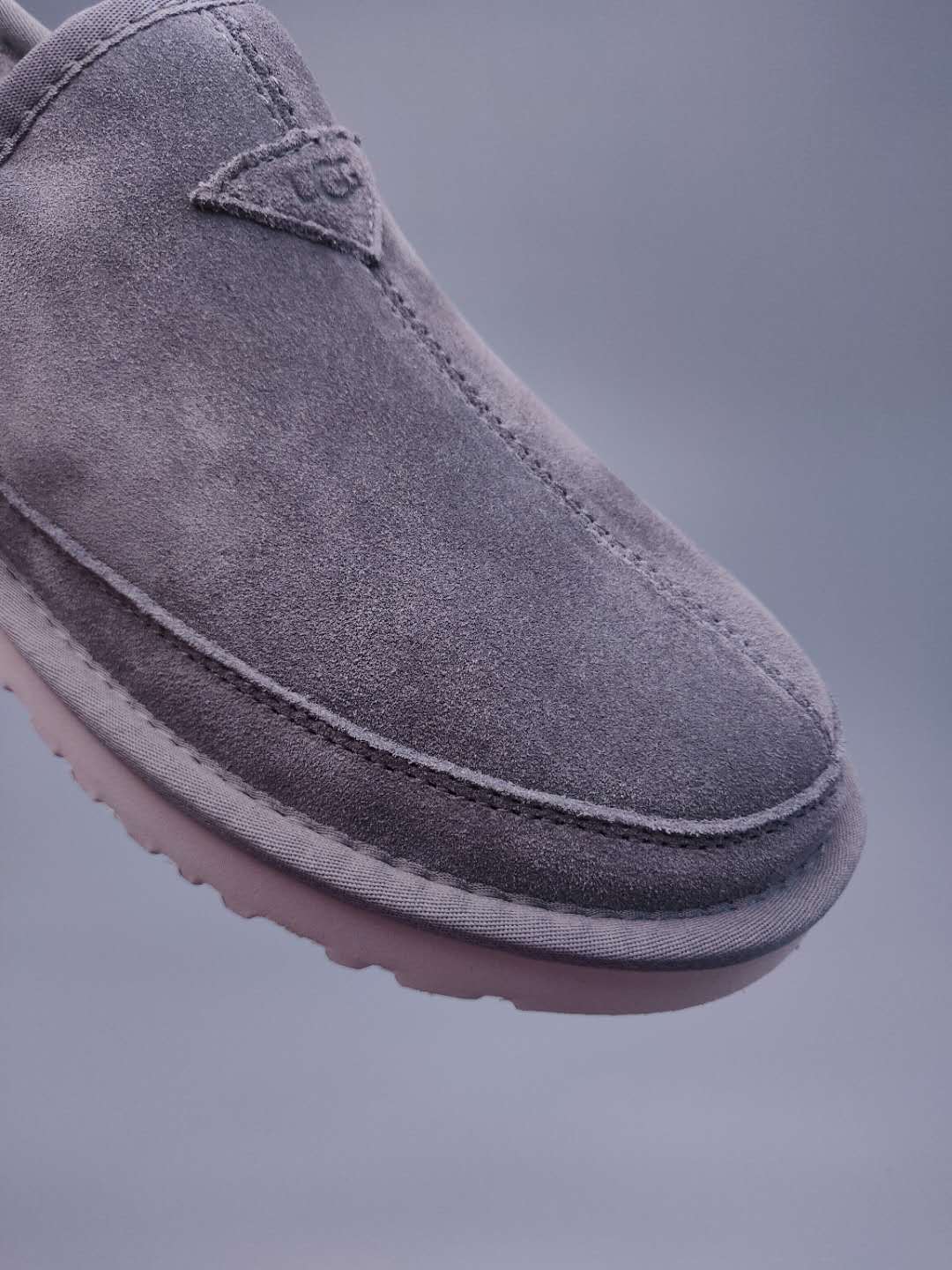 Grey Slip-On Low-Top Men’s Sneakers – In Stock