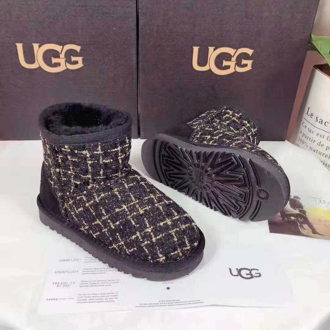Black Chanel-Style Kids’ Snow Boots – Cozy & Chic