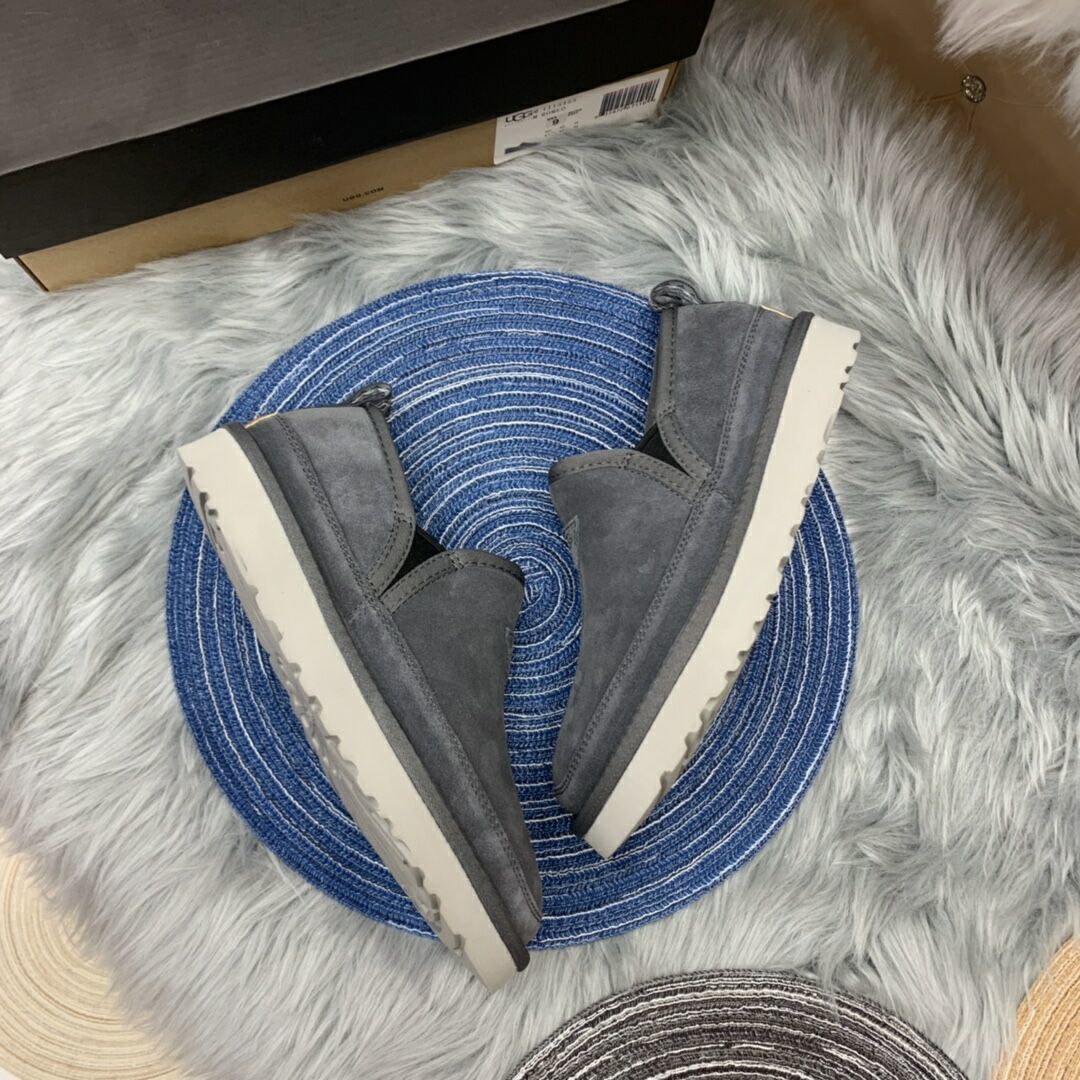 Grey Slip-On Low-Top Men’s Sneakers – In Stock