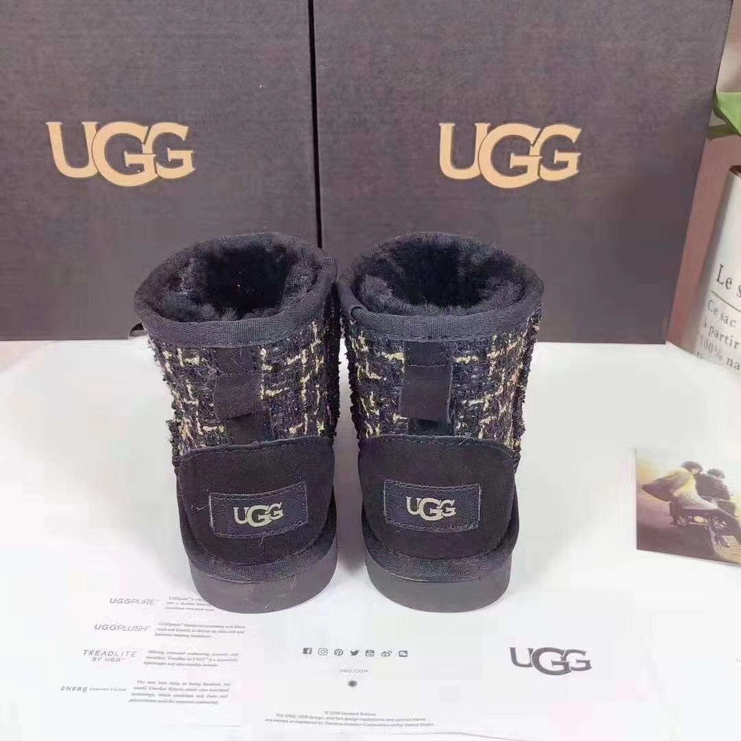 Black Chanel-Style Kids’ Snow Boots – Cozy & Chic