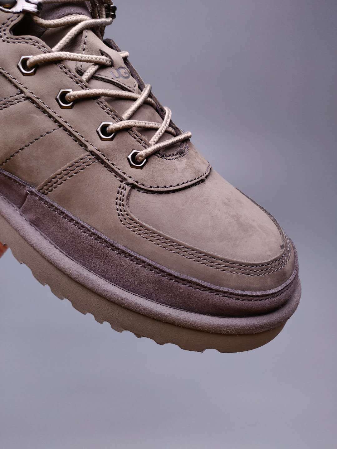 Grey Lace-Up Casual Men’s Sneakers – In Stock