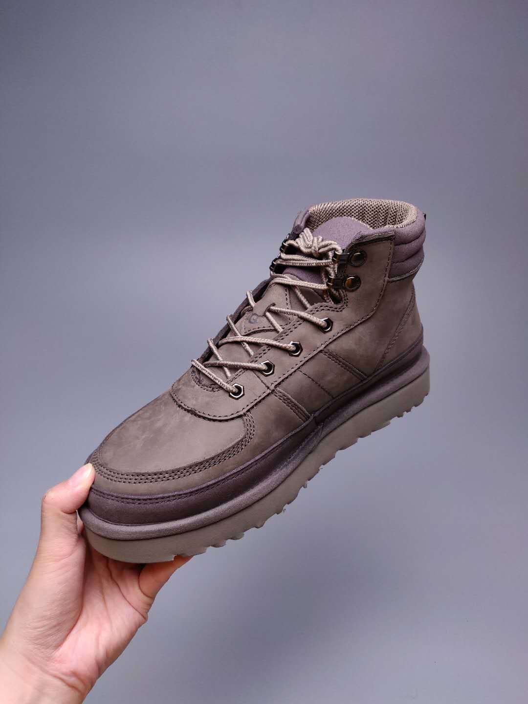 Grey Lace-Up Casual Men’s Sneakers – In Stock