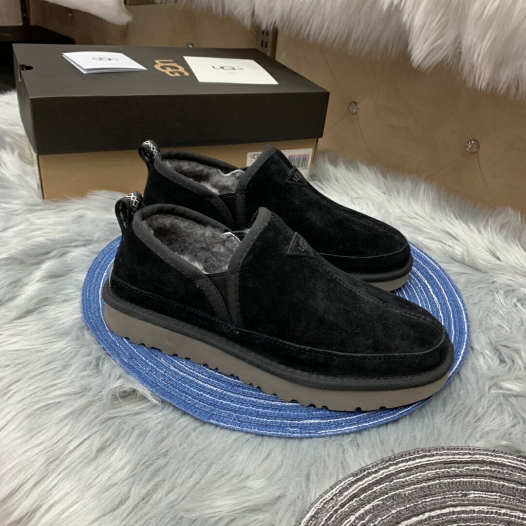 Black Slip-On Low-Top Men’s Sneakers – In Stock