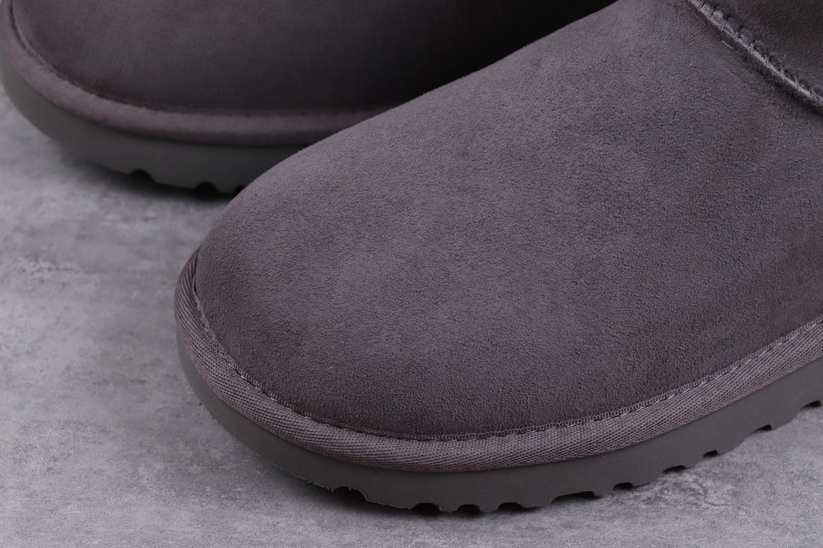 Grey Classic Short II Boots 2.0 – In Stock