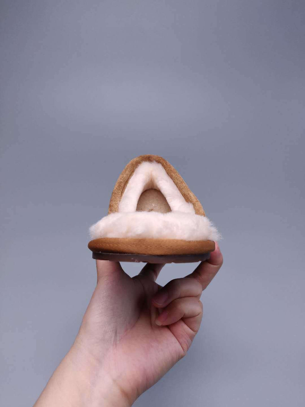 Chestnut G-Logo Indoor Slippers – In Stock